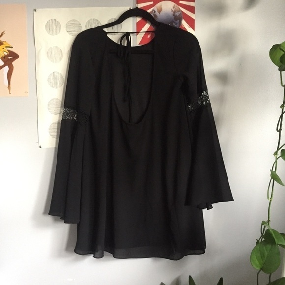 ASOS 70s Black Bell Sleeved Crochet Dress - Picture 3 of 5